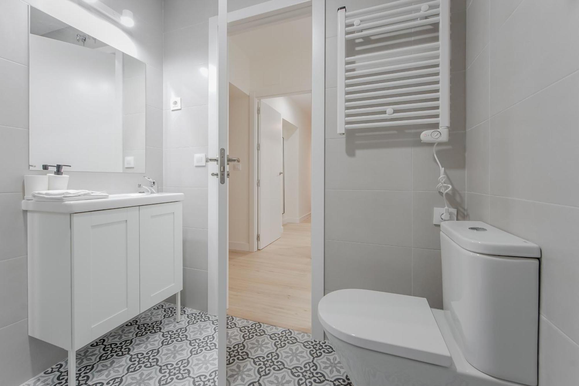Modern Apt Para 6Pax En La Plaza De Tirso-Centro E1 Madryt Zewnętrze zdjęcie