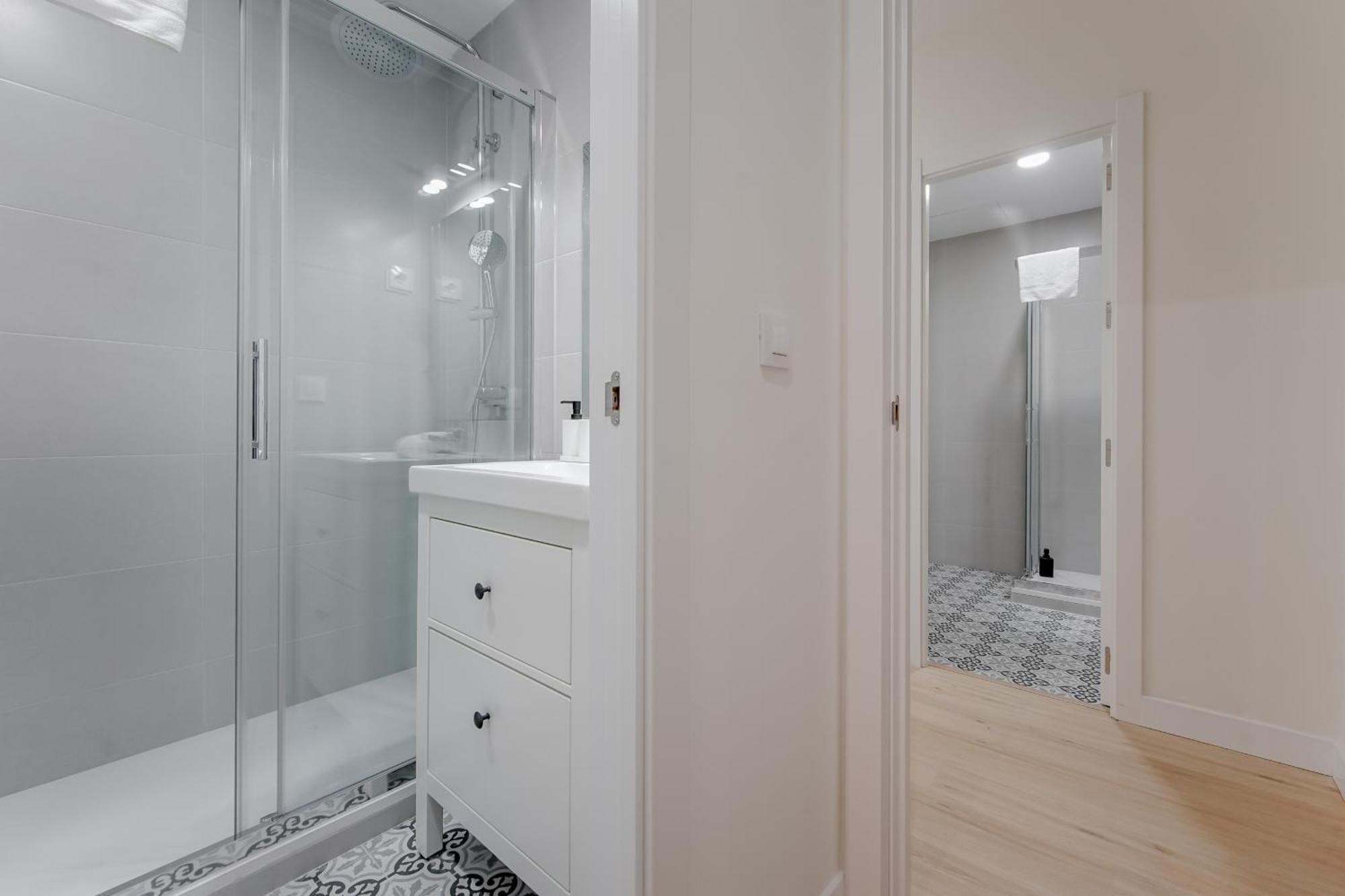 Modern Apt Para 6Pax En La Plaza De Tirso-Centro E1 Madryt Zewnętrze zdjęcie
