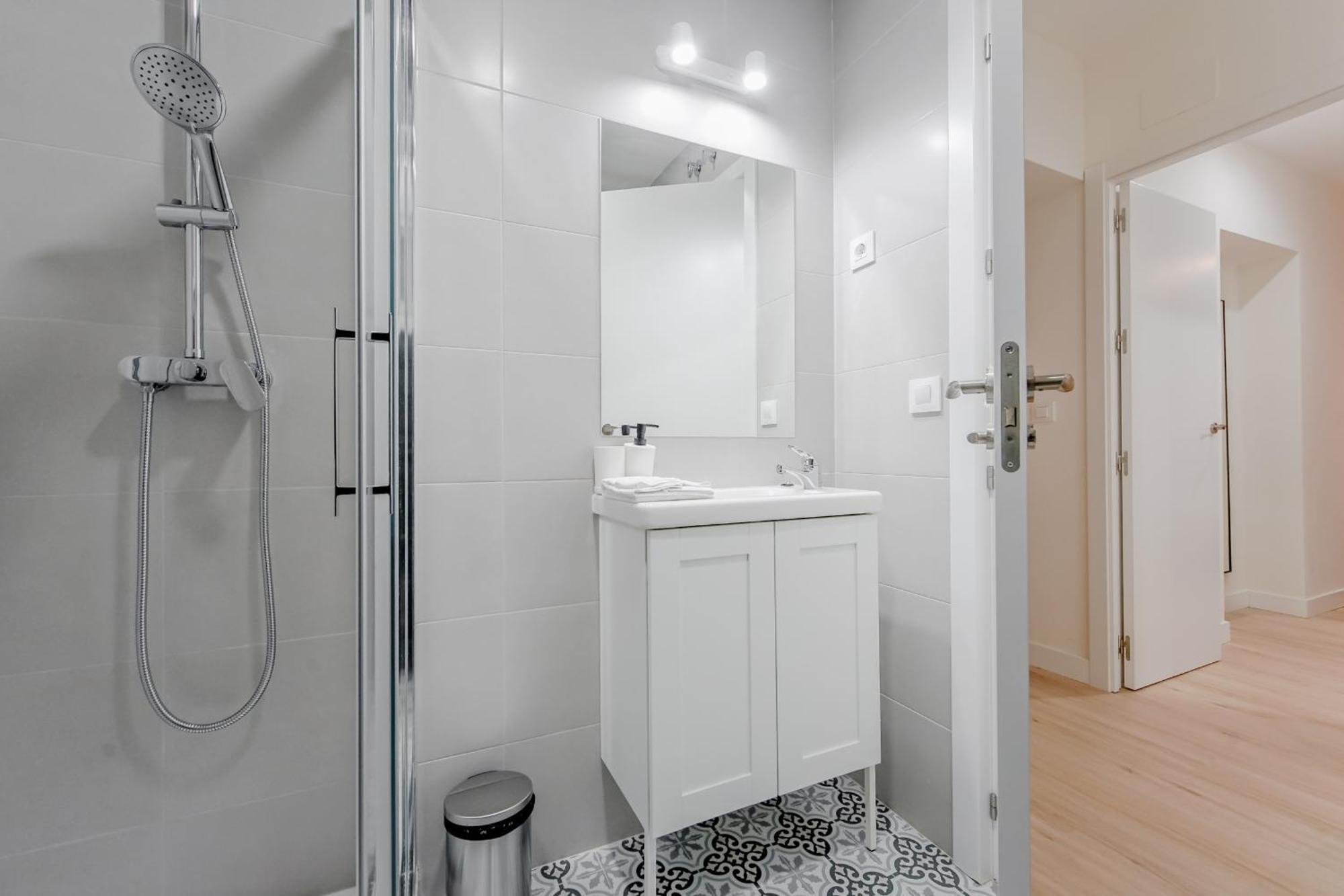 Modern Apt Para 6Pax En La Plaza De Tirso-Centro E1 Madryt Zewnętrze zdjęcie